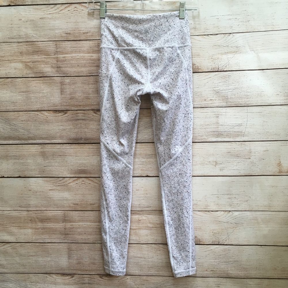 ‎ATHLETA SALUTATION STASH POCKET TIGHTS IN PEBBLE BEACH - Picture 3 of 7